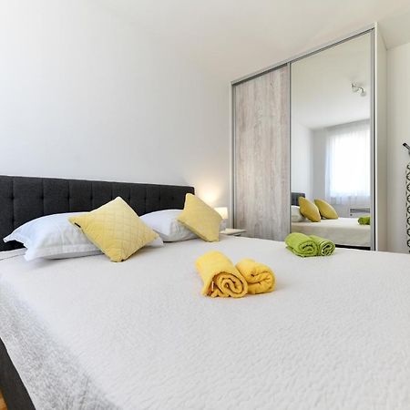 Modern Apartment For 2025' Vacation In Zadar Eksteriør billede