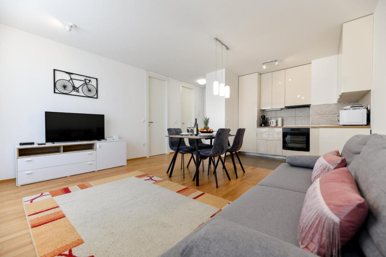 Modern Apartment For 2025' Vacation In Zadar Eksteriør billede