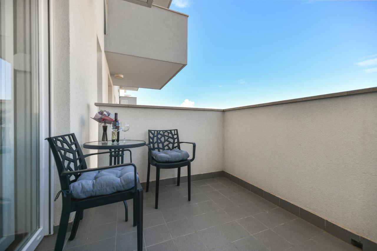 Modern Apartment For 2025' Vacation In Zadar Eksteriør billede