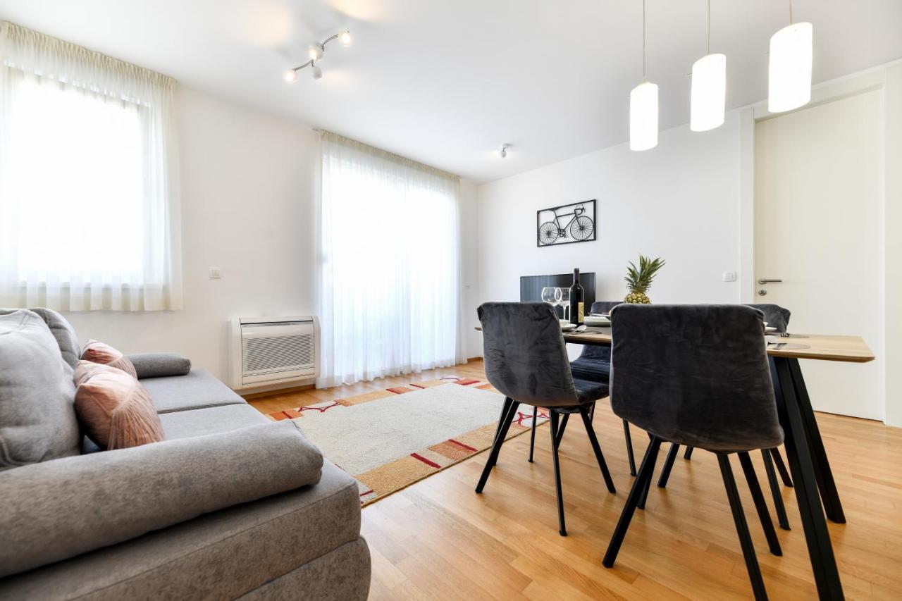 Modern Apartment For 2025' Vacation In Zadar Eksteriør billede