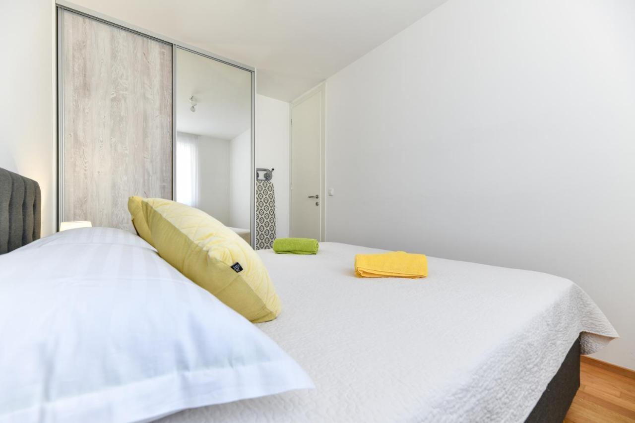 Modern Apartment For 2025' Vacation In Zadar Eksteriør billede