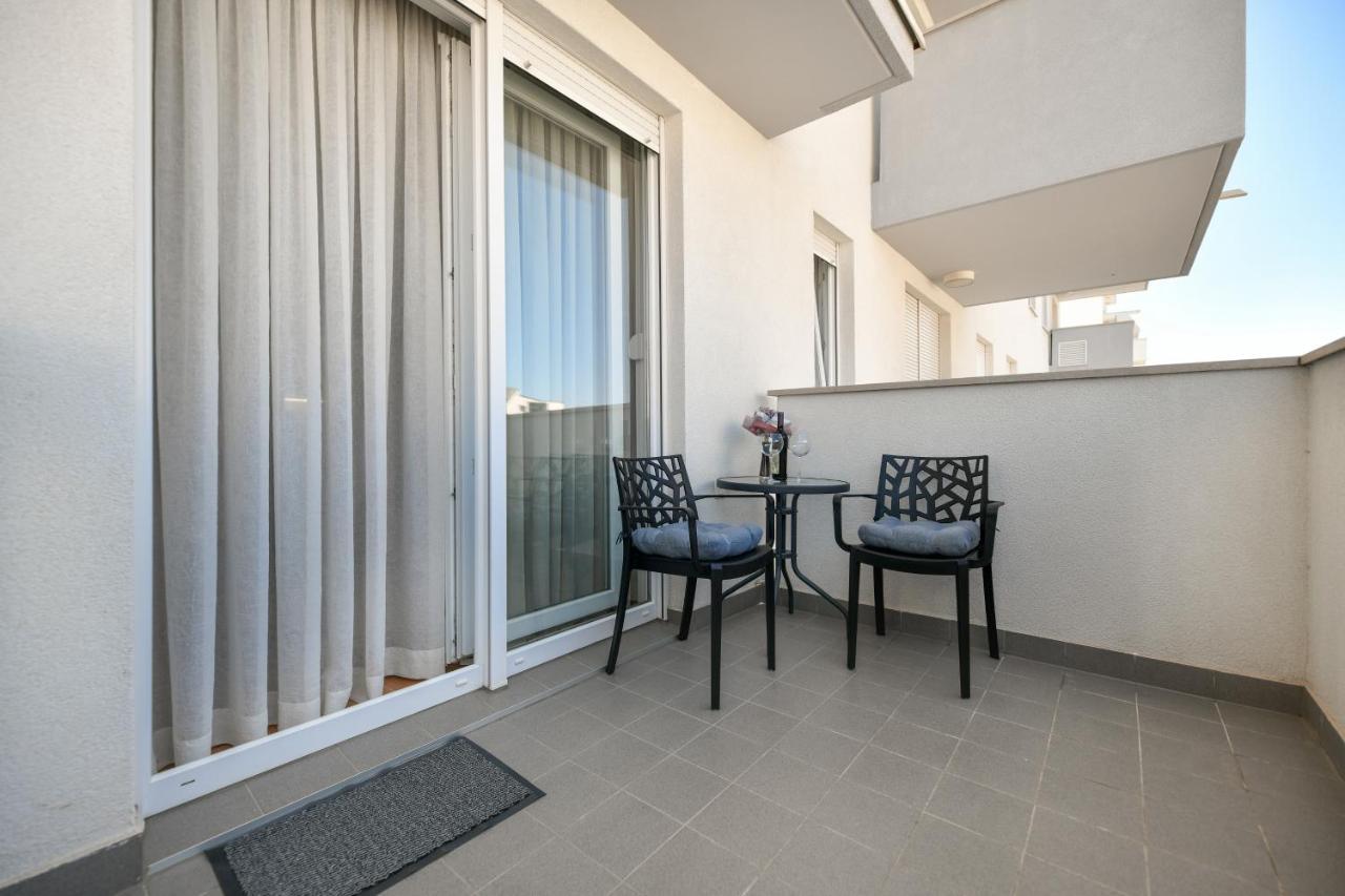 Modern Apartment For 2025' Vacation In Zadar Eksteriør billede