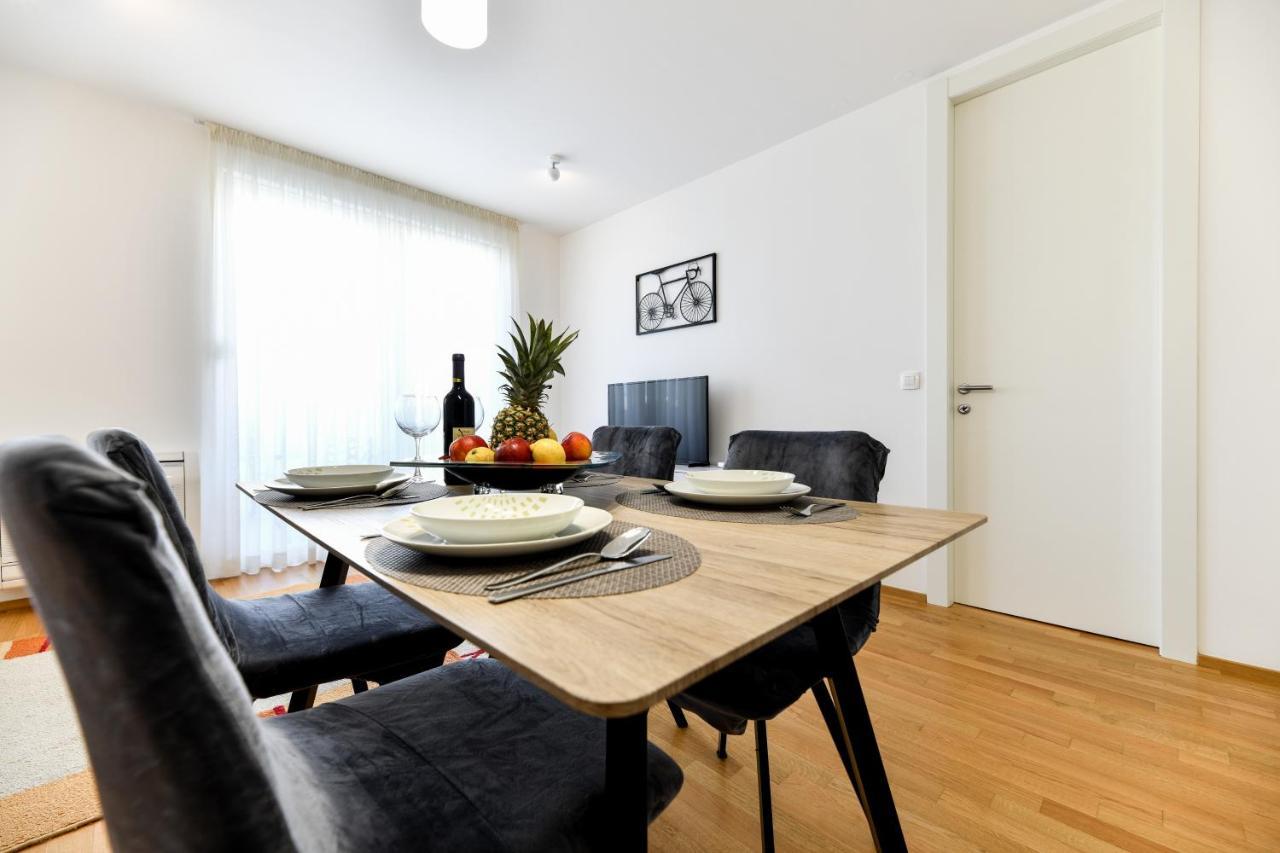 Modern Apartment For 2025' Vacation In Zadar Eksteriør billede